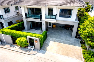 เช่าบ้านเดี่ยว นิคมอัญธานี (เจมโมโปลิส) : ถ.กิ่งแก้ว 3 นอน 3 น้ำ ซัมมิท วินด์มิลล์ กอล์ฟคลับ 900ม. ใกล้ แม็คโคร บางนา 900 ม.บ้านเดี่ยว 2 ชั้น 45 ตร.วา.180 ตร.ม. บางนา-สุวรรณภูมิ