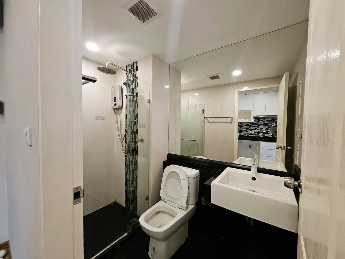 รูป ✨ ราคาดีที่สุด! คอนโดใกล้รถไฟฟ้า MRT เพชรเกษม 48 เพียง 200 เมตร ✨ - รูปที่ 6/8