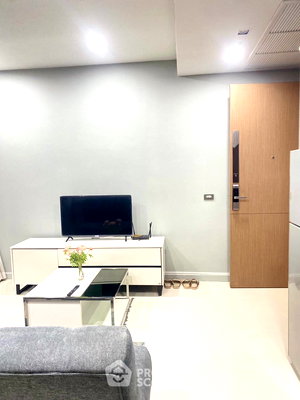 Condos for sale Phyathai 2 Hospital : 1-BR Condo at M Phayathai near BTS Victory Monument (ID 2742952)