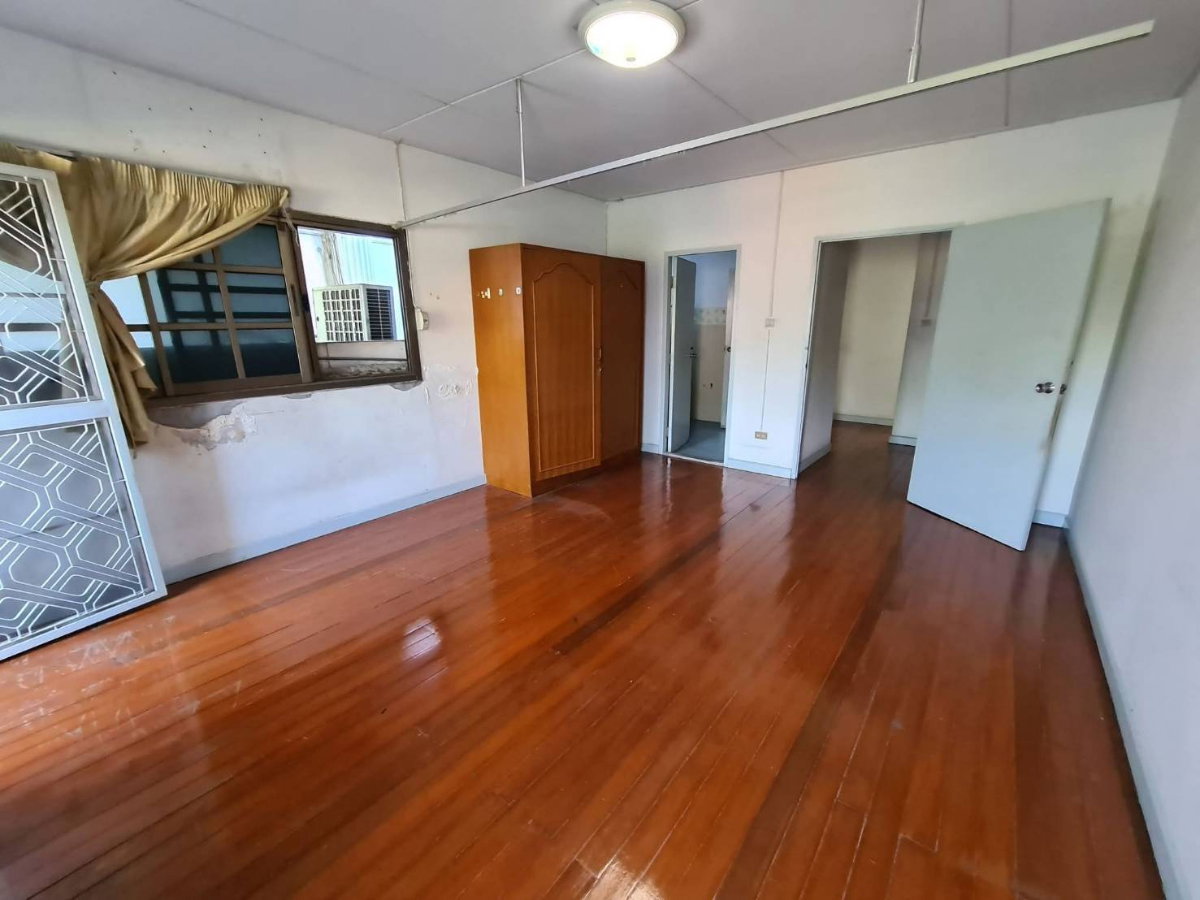 รูป ขายด่วน 28 ล้านบาท ค่าโอนผู้ซื้อออก ยินดีรับนายหน้า ให้ค่าคอม 1 ล้านบาท (เงื่อนไขเป็นไปตามที่ตกลง) เจ้าของขายเอง ติดต่อโทรเท่านั้น กนก 063-993-6966 - รูปที่ 22/26