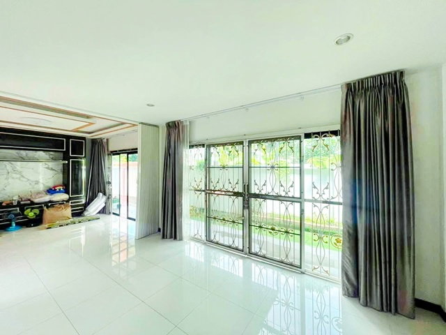 รูป ถ.ชักพระ ใกล้สน.ตลิ่งชัน 500 ม.71ตร.วา. 280 ตร.ม. บ้านเดี่ยว 3ชั้น 4 นอนเลียบทางรถไฟ บรมราชชนี ฉิมพลี 4 น้ำ ตลาดน้ำตลิ่งชัน 900ม. - รูปที่ 2/8