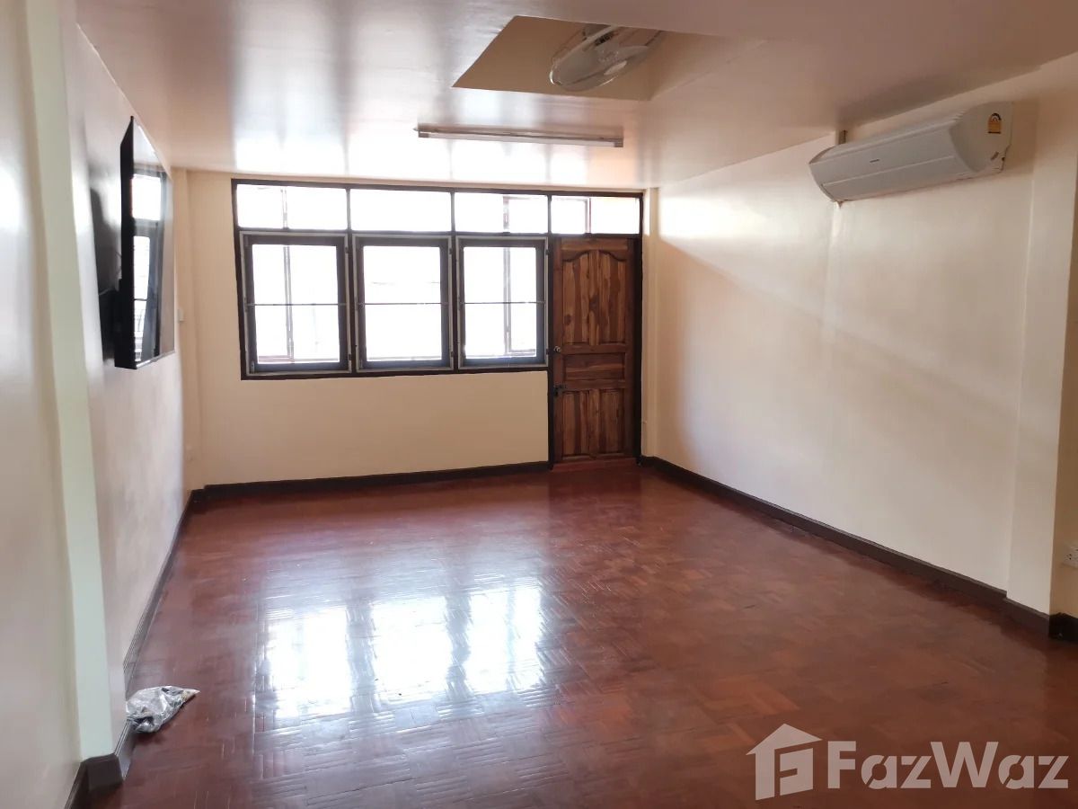 รูป บ้านเดี่ยวให้เช่า 4 ห้องนอน ใน พระโขนงเหนือ, กรุงเทพมหานคร 1751056 - รูปที่ 4/8