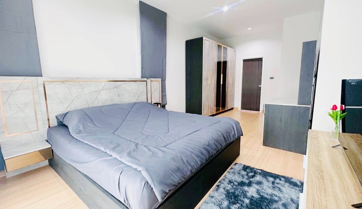 รูป ให้เช่า บ้านกาญจน์กนก12 เฟส 3 บ้านสวยตกแต่งน่าอยู่ เฟอร์นิเจอร์ครบ พร้อมอยู่  ใกล้โรงเรียนUNITY CONCORD เดินทางสะดวก -RW007804 - รูปที่ 5/10