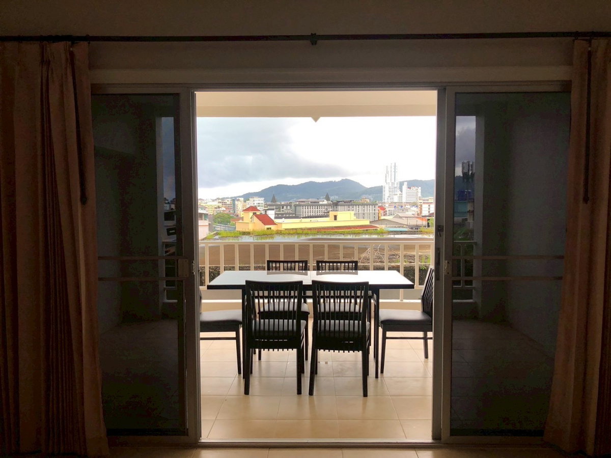 รูป ทาวน์โฮม 3 ชั้นบนเนินป่าตอง ลดแรงเหลือ 9.9 ล้าน จาก 12.9 ล้าน - รูปที่ 9/19