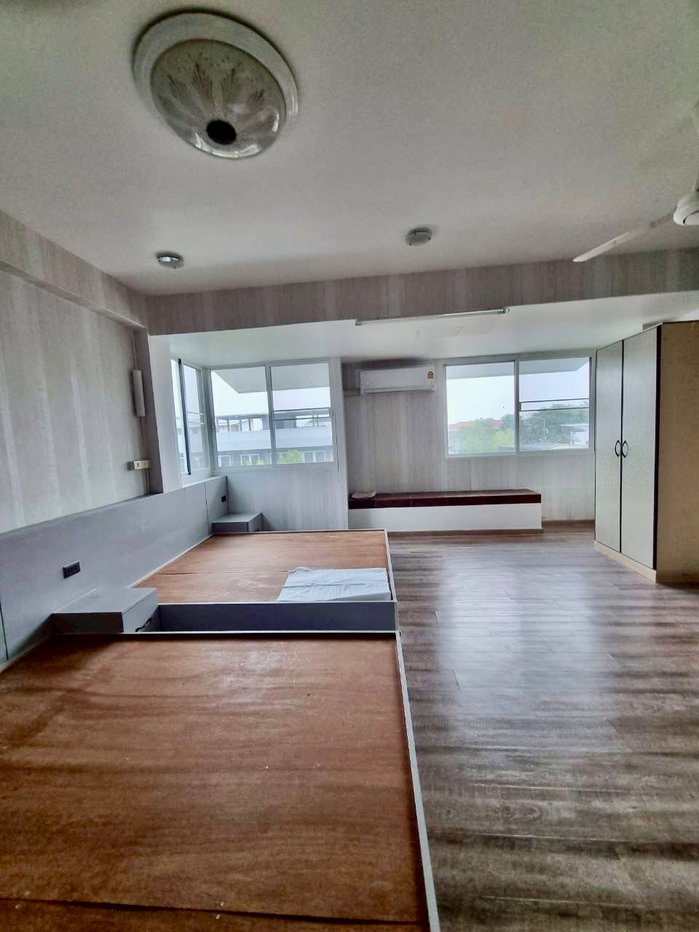 รูป ขายทาวน์โฮม 4 ชั้น หลังมุม สุขุมวิท 71 (ปรีดีพนมยงค์) ซอยพัฒนเวศน์ พื้นที่ขนาดใหญ่ ทำเลใจกลางเมือง เหมาะสำหรับซื้อลงทุน  - รูปที่ 27/45