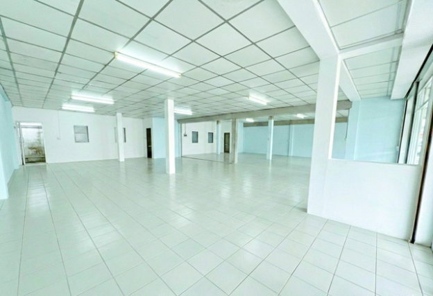 รูป โกดังให้เช่า 1 นอน 1 น้ำ Mega Home สุวินทวงศ์ 800ม. ใกล้โลตัสมีนบุรี 900 ม. 54ตร.ว. 216ตร.ม. .ทำเลติดถนนใหญ่ - รูปที่ 7/8