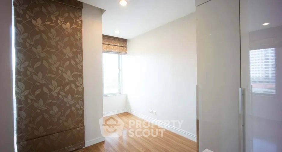 picture 2-BR Condo at Chamchuri Residence near MRT Sam Yan (ID 2768045) - 4/10