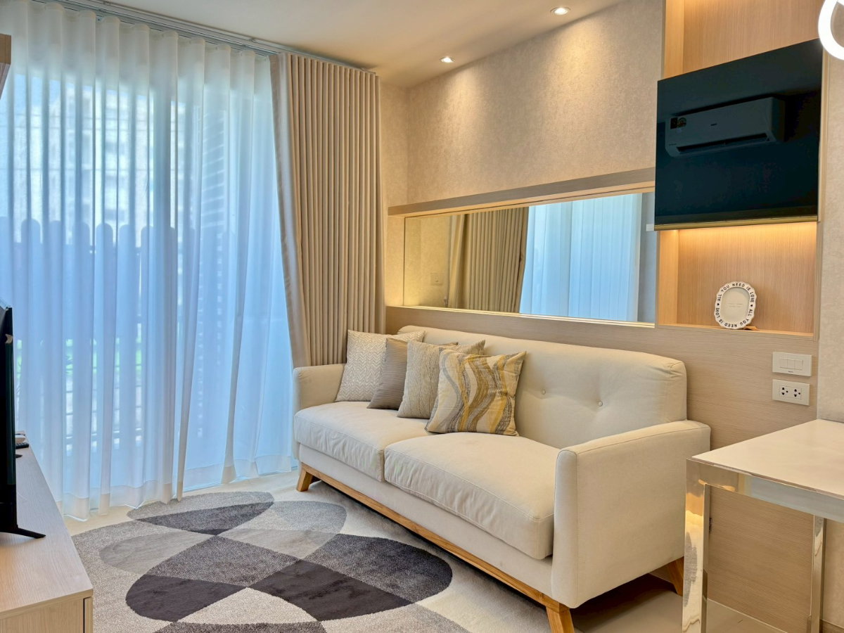 รูป 🏢 ขายคอนโด Airlink Residences ห้องสวย พร้อมอยู่ ใกล้ ARL ลาดกระบัง เพียง 1.69 ล้านบาทเท่านั้น! ติดถนนร่มเกล้า เดินทางสะดวก ใกล้สนามบิน ✈️✨ - รูปที่ 2/9