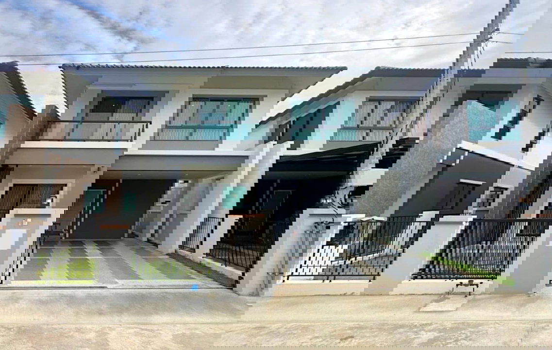 รูป ให้เช่า บ้านกาญจน์กนก12 เฟส 3 บ้านสวยตกแต่งน่าอยู่ เฟอร์นิเจอร์ครบ พร้อมอยู่  ใกล้โรงเรียนUNITY CONCORD เดินทางสะดวก -RW007804 - รูปที่ 2/10