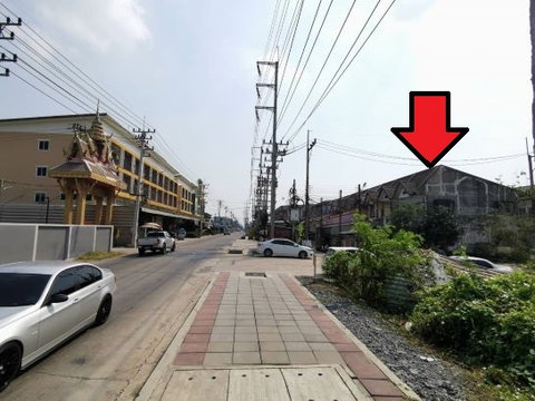 ทาวน์เฮ้าส์ 2 ชั้น ห้องริม ติดถนน เหมาสำหรับอาคารสำนักงาน ค้าขาย หรือเป็นที่อยู่อาศัย