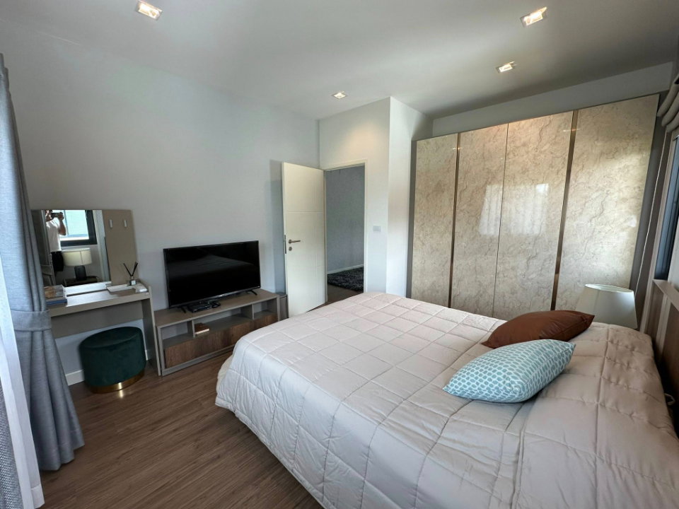 รูป ให้เช่าบ้านสวยโครงการคุณภาพจาก Sansiri  บุราสิริ สันผีเสื้อ บรรยากาศเงียบสงบ สไตล์รีสอร์ทล้านนา เดินทางสะดวก ใกล้รวมโชคมอลล์ -RW007799 - รูปที่ 29/31