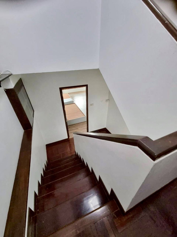 รูป ขายทาวน์โฮม 4 ชั้น หลังมุม สุขุมวิท 71 (ปรีดีพนมยงค์) ซอยพัฒนเวศน์ พื้นที่ขนาดใหญ่ ทำเลใจกลางเมือง เหมาะสำหรับซื้อลงทุน  - รูปที่ 32/45