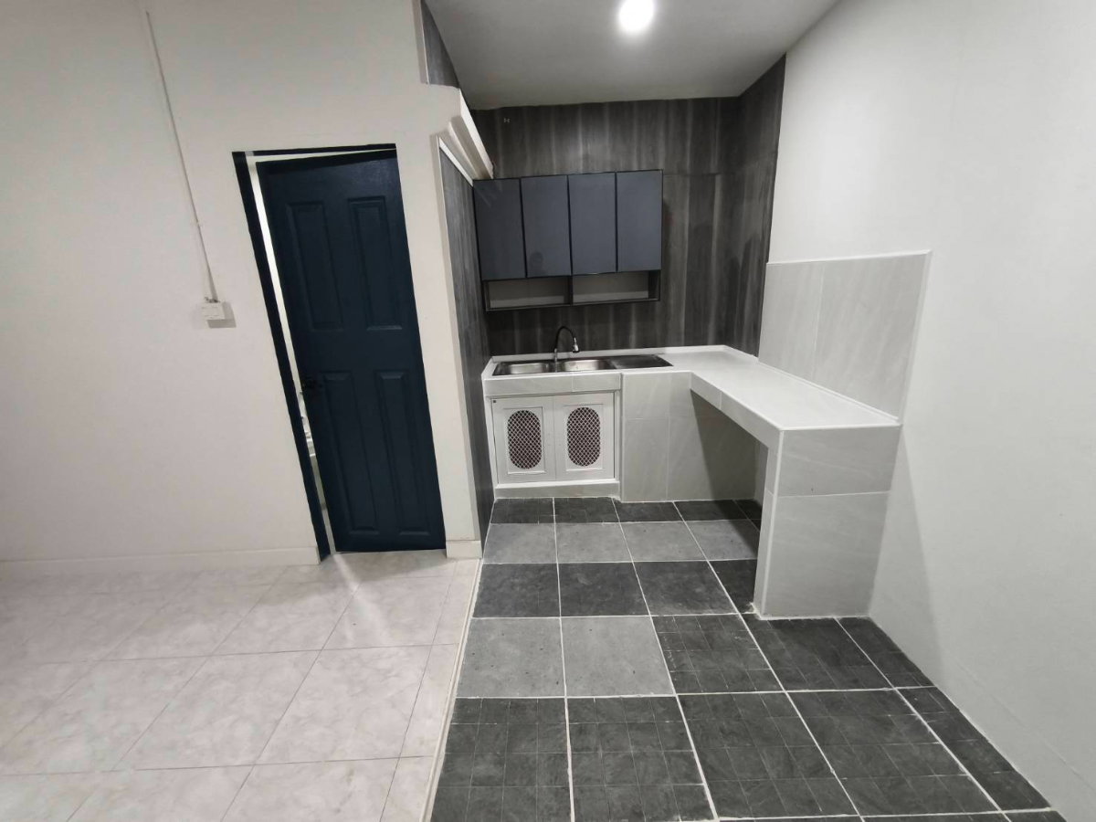 รูป ขาย เช่า บ้าน 3 ชั้น รีโนเวทใหม่ทั้งหลัง พร้อมอยู่  หมู่บ้านธนะสิน 9 นวมินทร์ 86 กรุงเทพฯ - รูปที่ 3/17