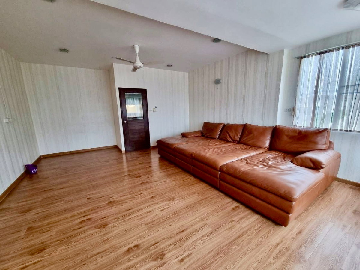 รูป ขายทาวน์โฮม 4 ชั้น หลังมุม สุขุมวิท 71 (ปรีดีพนมยงค์) ซอยพัฒนเวศน์ พื้นที่ขนาดใหญ่ ทำเลใจกลางเมือง เหมาะสำหรับซื้อลงทุน  - รูปที่ 19/45