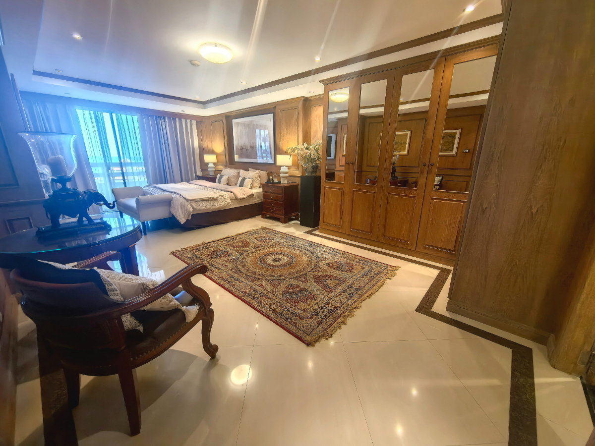 picture Luxurious unit right in beach-front! - 10/36