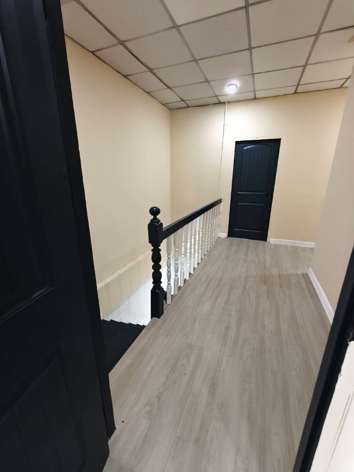 รูป ขาย เช่า บ้าน 3 ชั้น รีโนเวทใหม่ทั้งหลัง พร้อมอยู่  หมู่บ้านธนะสิน 9 นวมินทร์ 86 กรุงเทพฯ - รูปที่ 11/17