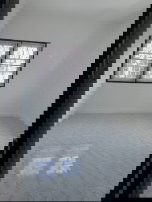 รูป ทาวน์เฮ้าส์ 2 ชั้น ห้องริม ติดถนน เหมาสำหรับอาคารสำนักงาน ค้าขาย หรือเป็นที่อยู่อาศัย - รูปที่ 4/6