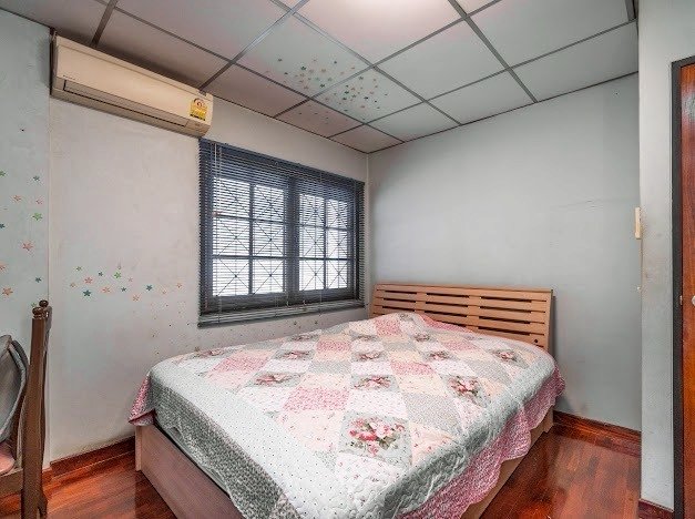 รูป Cozy House for Sale Phra Khanong | Family Home Best Value | Near BTS Phra Khanong | 12,900,000 THB -; LTHC14785 - รูปที่ 2/5
