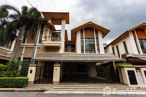 Make This Dream Home Yours - 420 SqM House in Phra Khanong Nuea, Bangkok 1168456