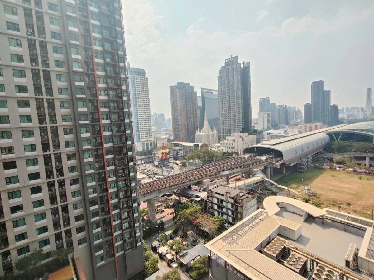 รูป ห้องว่างพร้อมอยู่ ให้เช่าคอนโด 2ห้องนอน ใกล้ MRT เพชรบุรี Life Asoke ทำเลสะดวก เดินได้ ใกล้ MRT เพชรบุรี , Airport Link มักกะสัน - รูปที่ 4/22