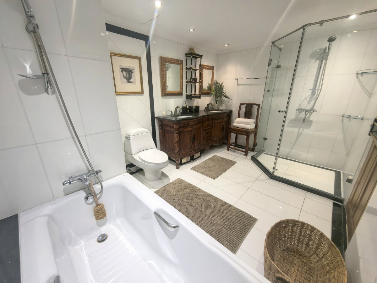 picture Luxurious unit right in beach-front! - 15/36