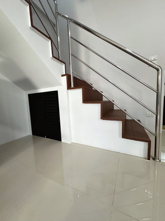 รูป ขายทาวน์โฮมใหม่ 2 ชั้น ทำเลทอง ตรงข้าม ปตท. บ่อหิน ห่างจากถนนใหญ่เชียงใหม่-ดอยสะเก็ด 100 เมตร ใกล้แหล่งชุมชน จะอยู่เองหรือเปิดกิจการก็เหมาะ-SW003569 - รูปที่ 11/18