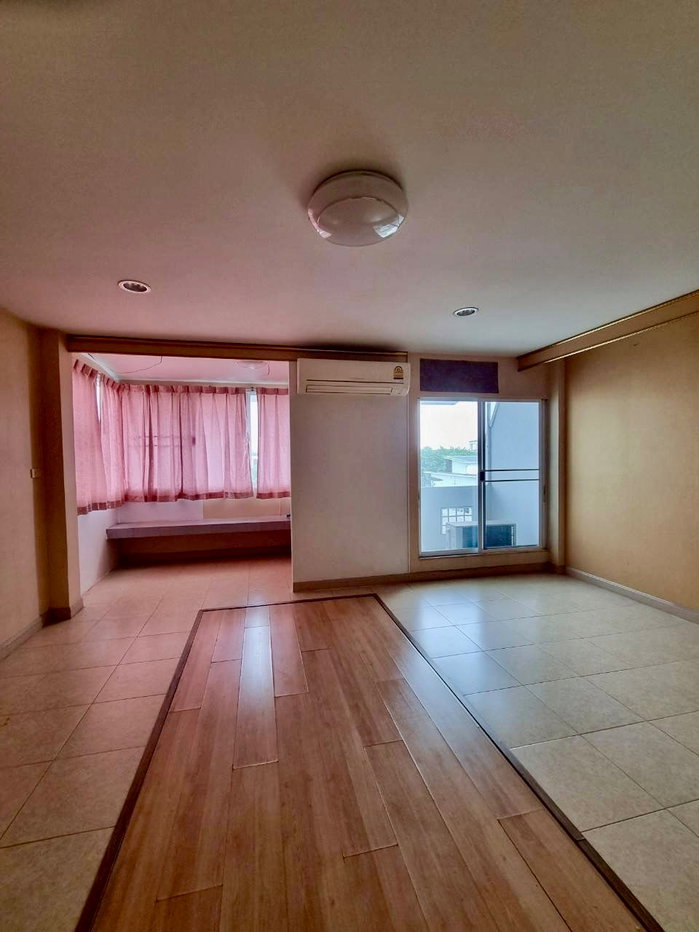 รูป ขายทาวน์โฮม 4 ชั้น หลังมุม สุขุมวิท 71 (ปรีดีพนมยงค์) ซอยพัฒนเวศน์ พื้นที่ขนาดใหญ่ ทำเลใจกลางเมือง เหมาะสำหรับซื้อลงทุน  - รูปที่ 38/45