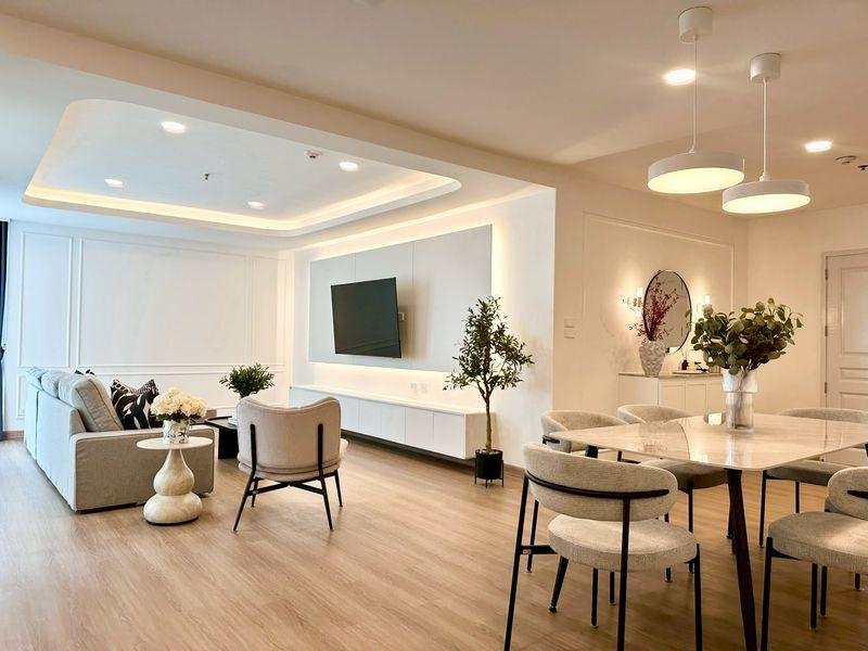 รูป Luxury Condo for Rent Chit Lom | City Lifestyle Spacious | Near BTS Chit Lom | 120,000 THB/Month-; LTH14788 - รูปที่ 4/5