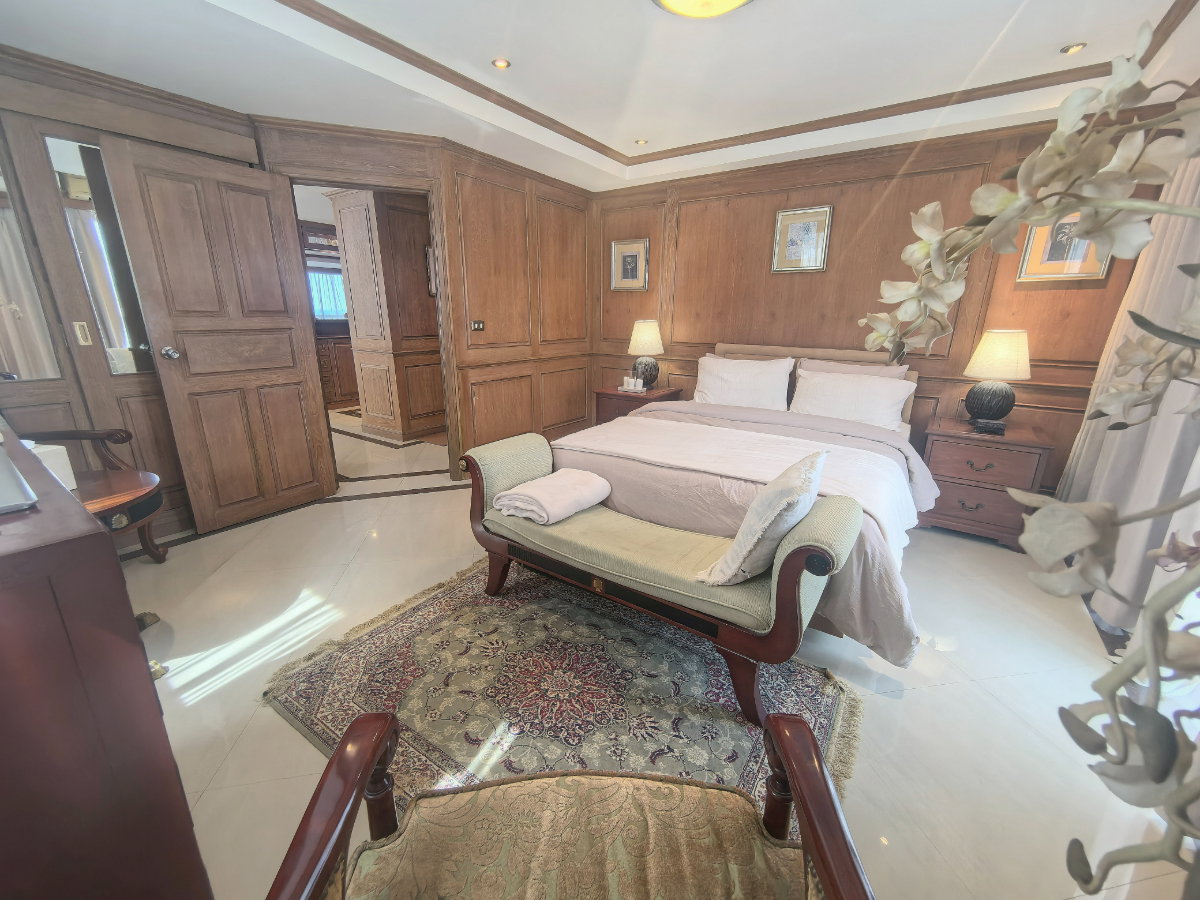 picture Luxurious unit right in beach-front! - 21/36