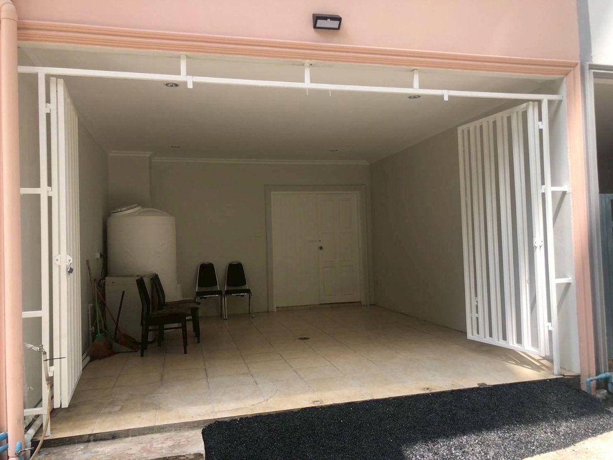 รูป ทาวน์โฮม 3 ชั้นบนเนินป่าตอง ลดแรงเหลือ 9.9 ล้าน จาก 12.9 ล้าน - รูปที่ 2/19