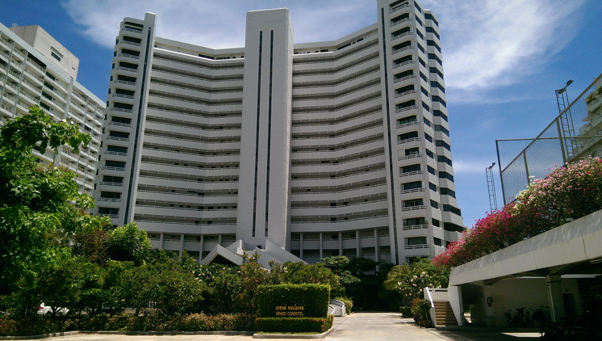 picture Luxurious unit right in beach-front! - 32/36