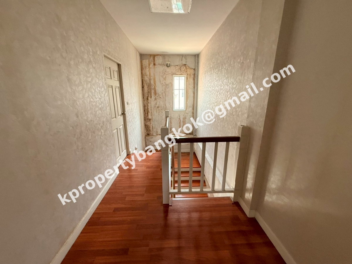 รูป ขายทาวน์โฮม 3.5 ชั้น The Metro Rama 9 ใกล้รถไฟฟ้า ใกล้มอเตอร์เวย์ 200 ตร.ม. ราคา 3.99 ล้าน - รูปที่ 22/32