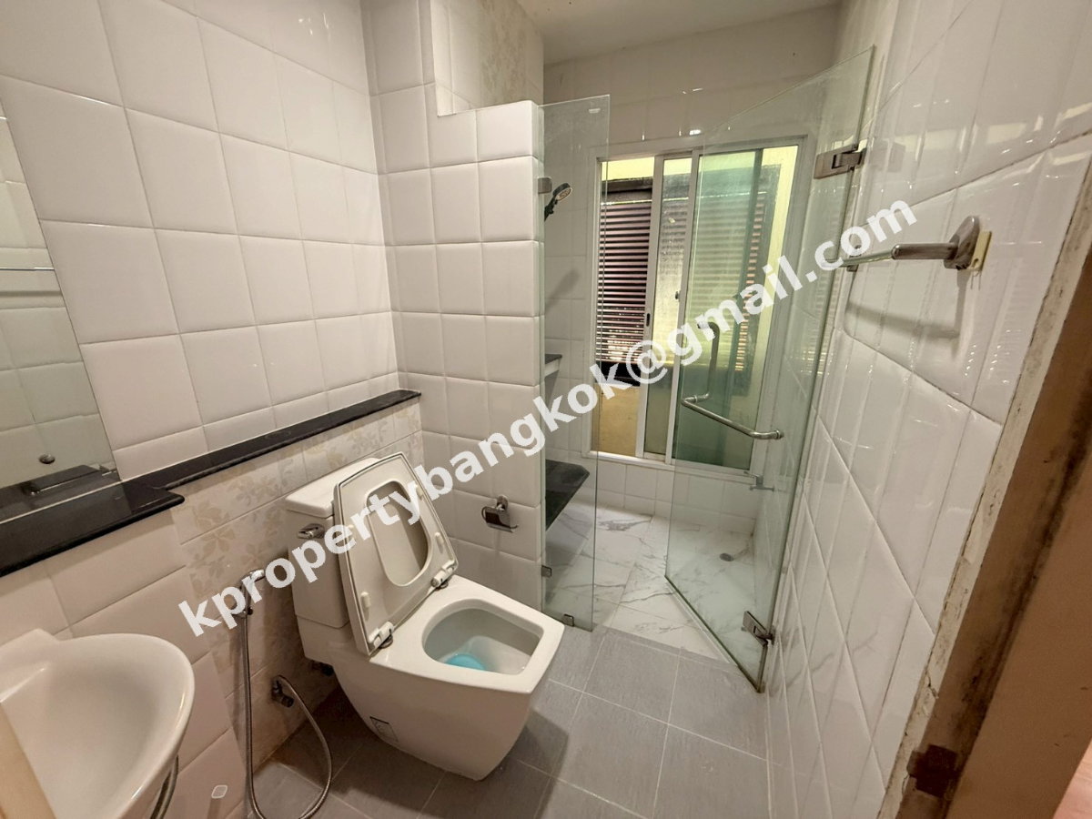 รูป ขายทาวน์โฮม 3.5 ชั้น The Metro Rama 9 ใกล้รถไฟฟ้า ใกล้มอเตอร์เวย์ 200 ตร.ม. ราคา 3.99 ล้าน - รูปที่ 16/32