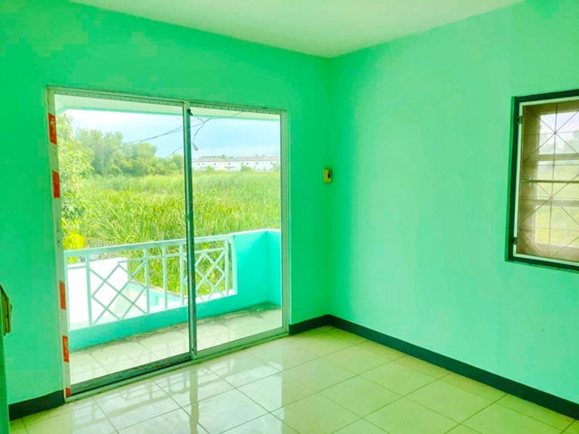 รูป บิ๊กซี คลองสาม 380 ม.ตลาดเจริญผล100ม. เลียบคลองสาม ทาวน์เฮาส์หลังริม 3นอน 30ตร.ว. 240ตร.ม. ตลาดคลองสาม 1 กม. - รูปที่ 6/8