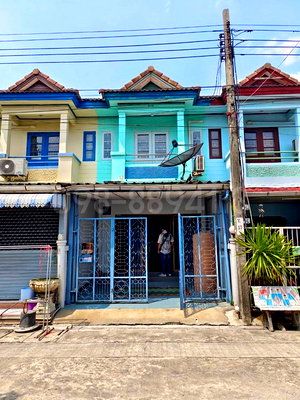 ทาวน์โฮม เขตหนองแขม : ขายทาวน์เฮ้าส์ 2 ชั้น หมู่บ้านพุดตาน เพชรเกษม 81 บ้านรีโนเวทตกแต่งใหม่ เนื้อที่ 16 ตรว 2นอน 2น้ำ หน้าบ้านไม่ชนใคร