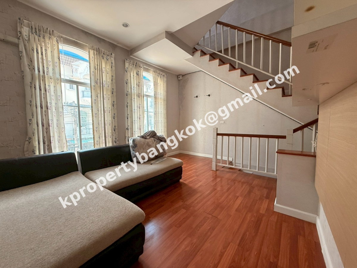 รูป ขายทาวน์โฮม 3.5 ชั้น The Metro Rama 9 ใกล้รถไฟฟ้า ใกล้มอเตอร์เวย์ 200 ตร.ม. ราคา 3.99 ล้าน - รูปที่ 5/32