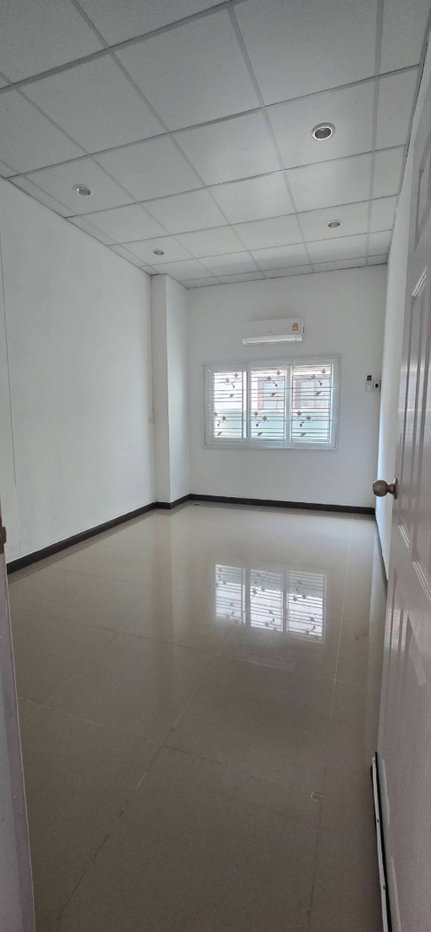 รูป ให้เช่า! ทาวน์โฮมหลังใหญ่ 35 ตร.ว. บรรยากาศดีเงียบสงบ ทำเลทอง ม.เกษตร - ลาดปลาเค้า - รามอินทรา แค่ 5 นาทีถึงสถานีรถไฟฟ้าสายสีชมพู  - รูปที่ 5/12