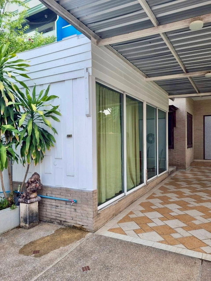 รูป ขายทาวน์โฮม 4 ชั้น หลังมุม สุขุมวิท 71 (ปรีดีพนมยงค์) ซอยพัฒนเวศน์ พื้นที่ขนาดใหญ่ ทำเลใจกลางเมือง เหมาะสำหรับซื้อลงทุน  - รูปที่ 4/45