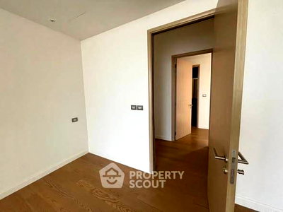 Condos for sale Surawong Road : 4-BR Condo at Magnolias Waterfront Residences near BTS Saphan Taksin (ID 2768410)