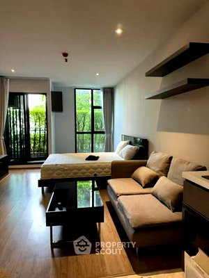 Condos for rent Soi Thonglor (Sukhumvit 55) : Studio Condo at Rhythm Ekkamai near BTS Ekkamai (ID 2548168)