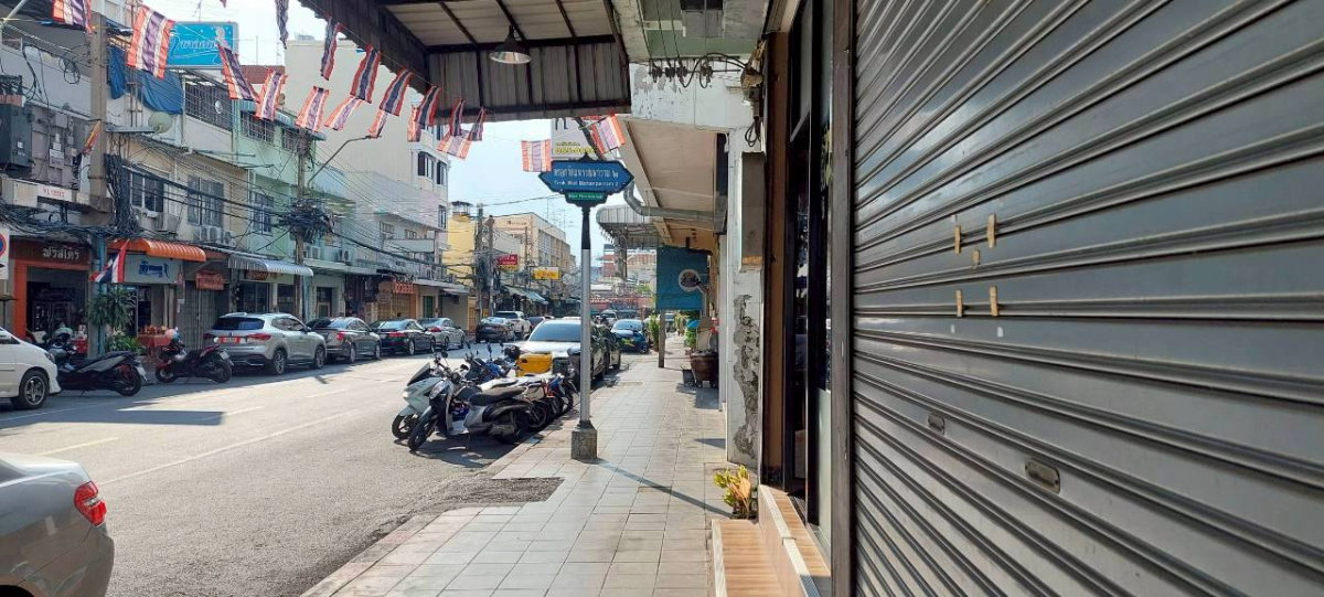 รูป ให้เช่าอาคารพาณิชย์ 4 ชั้น ติดเสาชิงช้า–ศาลเจ้าพ่อเสือ ใจกลางเกาะรัตนโกสินทร์ ทำเลธุรกิจชั้นเยี่ยม 55,000 บาท/เดือน พูดคุยสอบถามก่อนได้ - รูปที่ 2/9