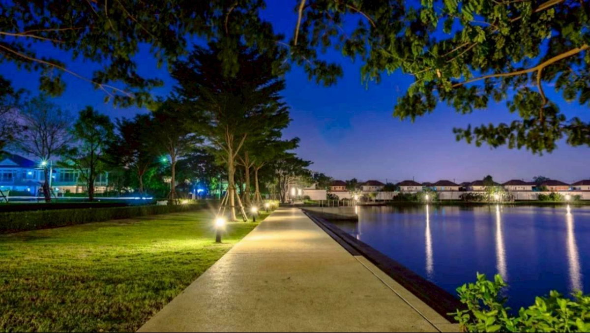 รูป  บ้านเดี่ยวหลังใหญ่ โซนทะเลสาบ ทำเลดี วัชรพล – สายไหม 🔥 📍 หมู่บ้านมัณฑนา เลค วัชรพล (Land & Houses) - รูปที่ 25/31