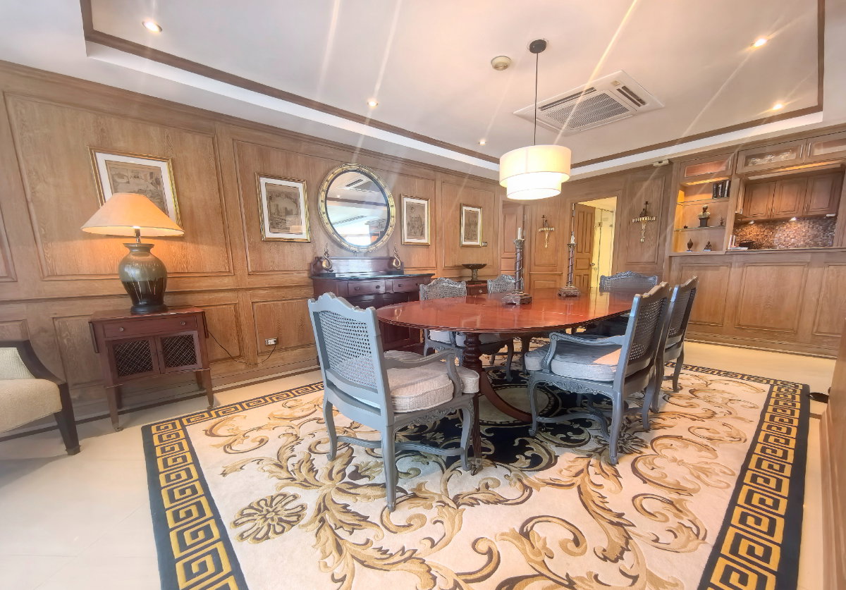 picture Luxurious unit right in beach-front! - 2/36