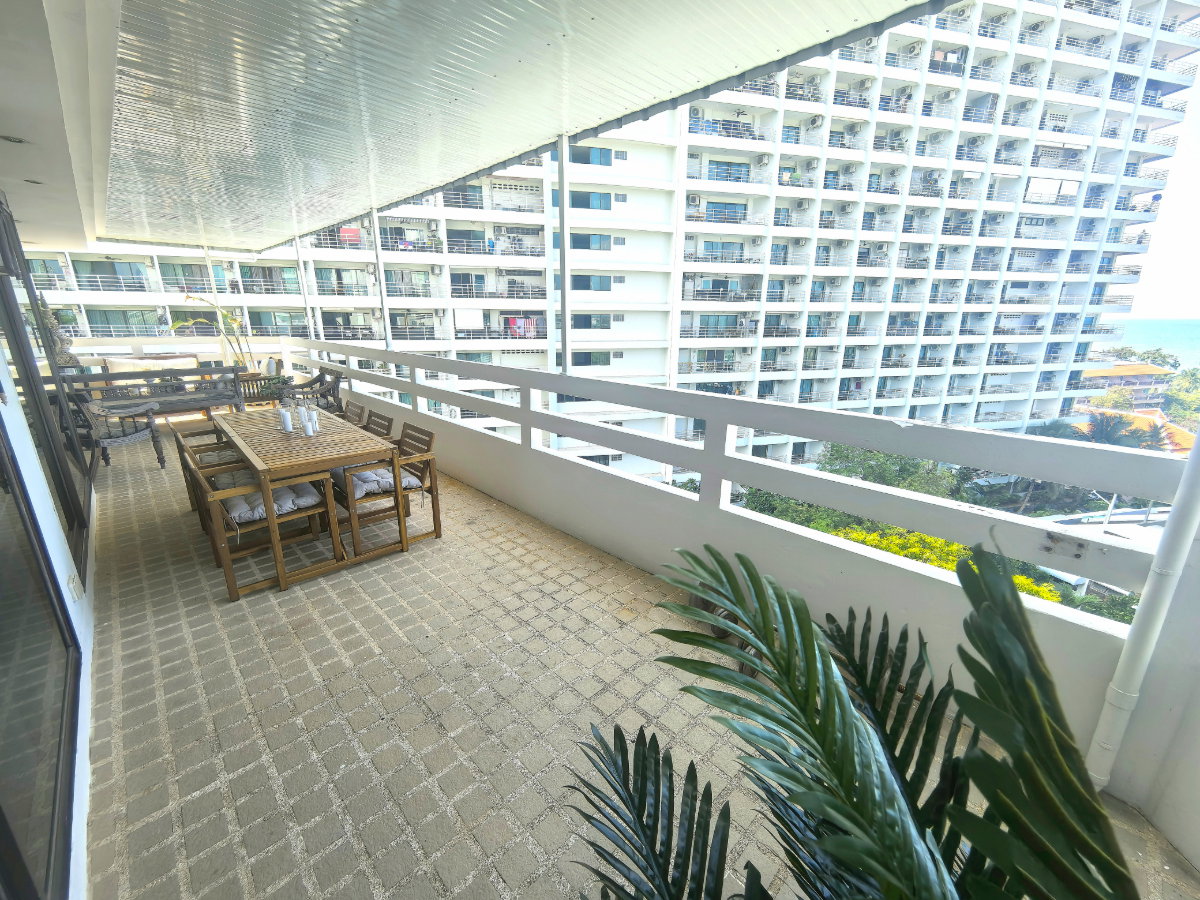 picture Luxurious unit right in beach-front! - 23/36