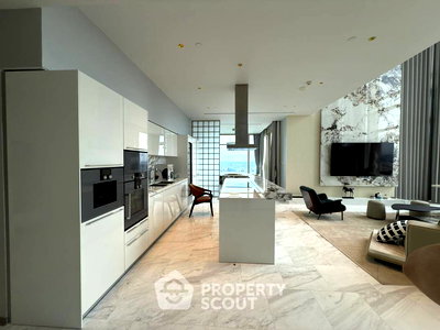 Condos for rent Central Silom : 4-BR Condo at Four Seasons Private Residences Bangkok near BTS Saphan Taksin (ID 2758427)