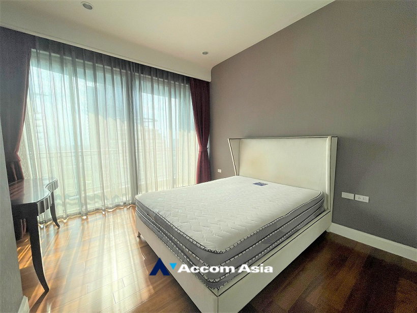 รูป 🔼🔽 AccomA 📩 Luxury condo for sale in Bangkok with a bright open layout and full-height glass windows - รูปที่ 8/17