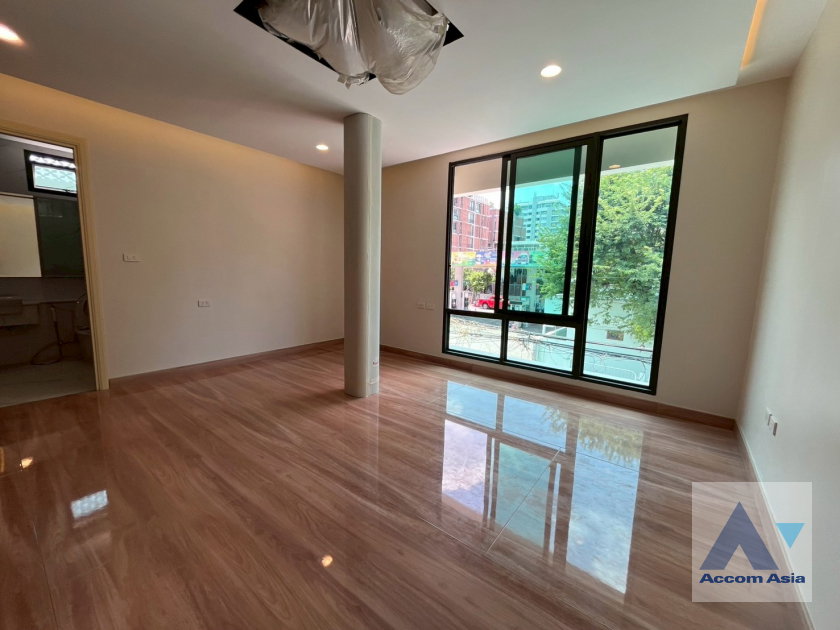 picture 🔼🔽 AccomA 📩 Pet friendly,Common Pool,Newly renovated 4 BR Townhouse @KLANG Nivas (AA43546) - 8/20