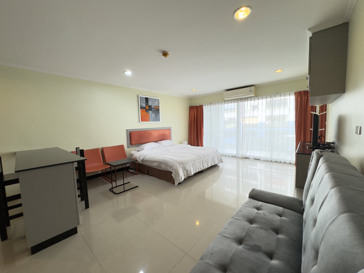 รูป 1 Bedroom Condo for Sale at Platinum Suites in Thepprasit Pattaya - รูปที่ 2/19