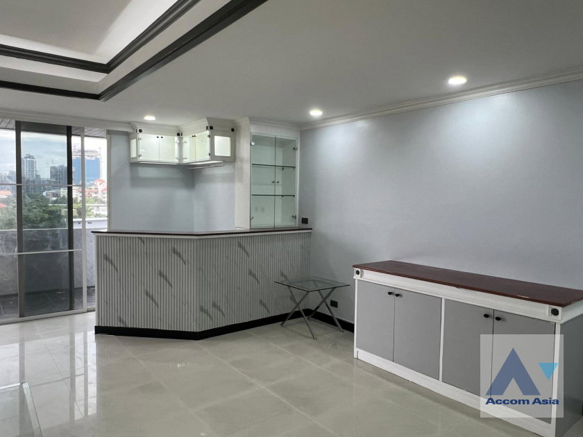 รูป 🔼🔽 AccomA 📩 Modern condo in Sukhumvit with warm tones and airy layout (AA17280) - รูปที่ 20/20