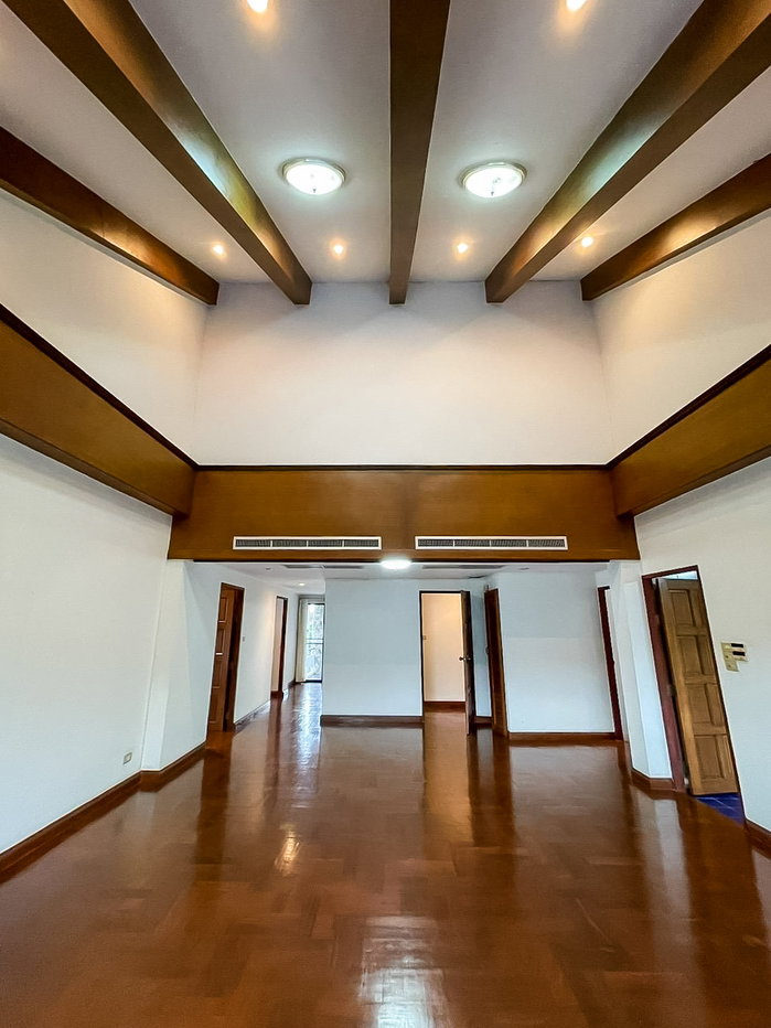 รูป Golf View Condo Home Spacious for Sale with Golf Course View - รูปที่ 1/9